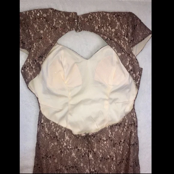 Beautiful champagne w/ gold sequins prom dress! 🥰 - Picture 9 of 11